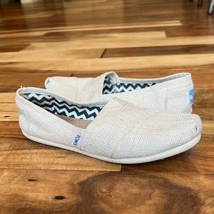 Natural Metallic Jute Women’s Classic Toms, size 8